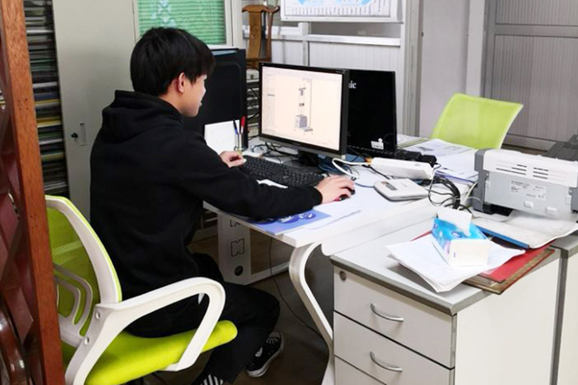 Mühendis iş başında